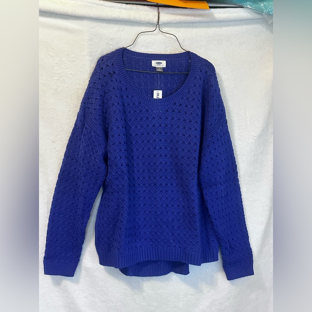 #B10 Old Navy…Women's Blue Sweater…Sz Large….NWT